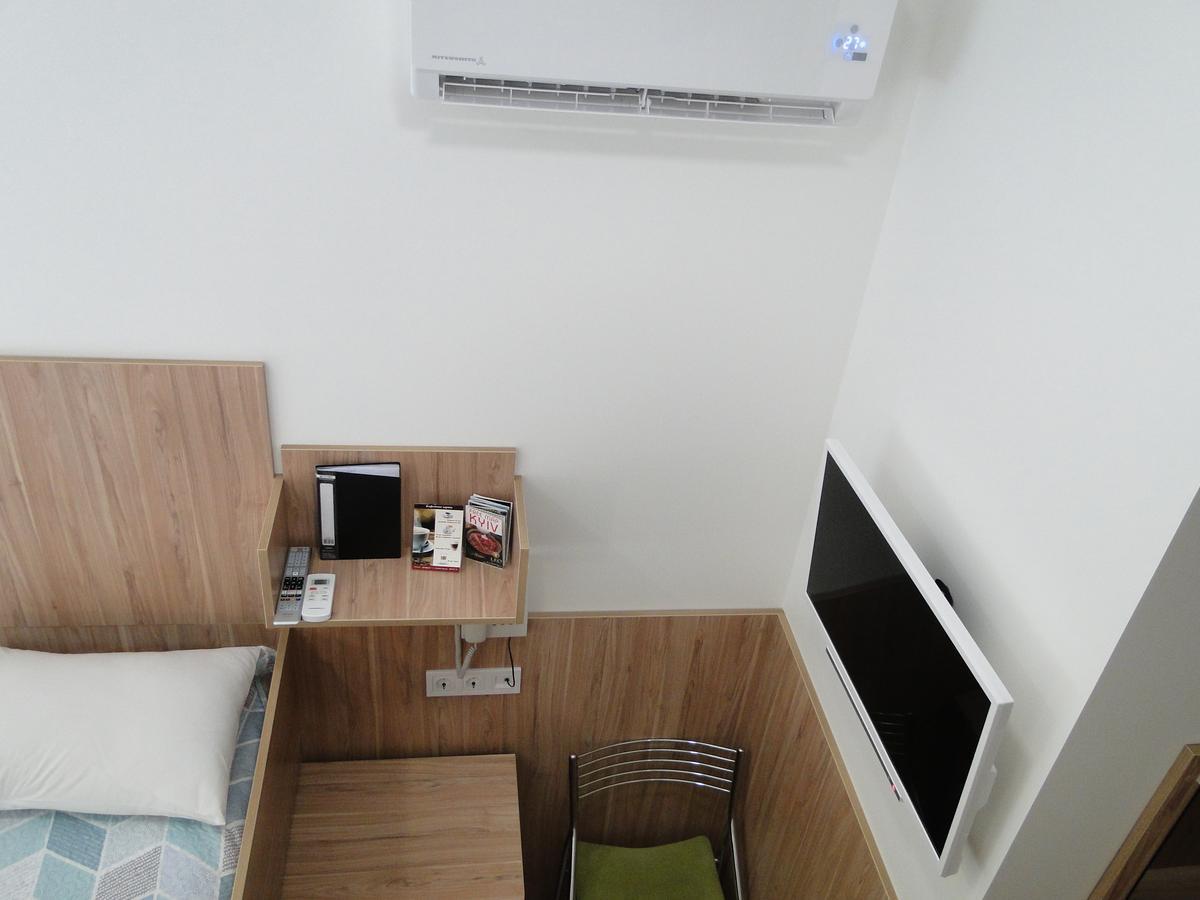 Mini Elegant Hotel Kyiv Exterior photo